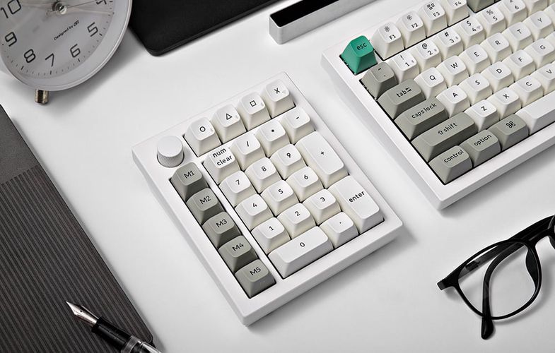Keychron Q0 Max RGB Wireless Numeric Keyboard, Red Switch (Black) [Q0M-M1]., Keychron Q0M-M1