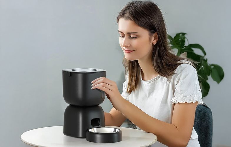 Petwant F14-L(BAS) Automatic Feed Dispenser Wifi Black, PetWant F14BAS-WIFI black