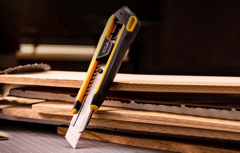 Cutter Deli Tools EDL018Z (yellow), Deli Tools EDL018Z