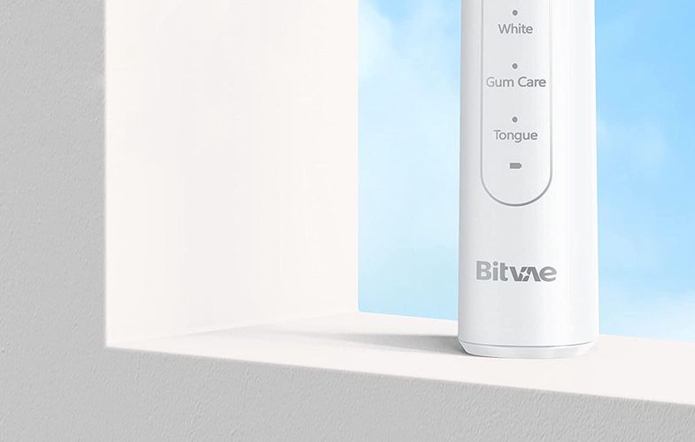 Rotary toothbrush with tips set and travel case Bitvae R2 (white), Bitvae R2 White+heads+case