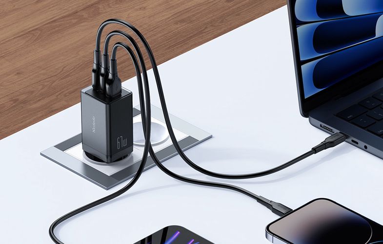 Mcdodo CH-1544 GaN wall charger, 2x USB-C, 1x USB, 67W + USB-C to USB-C cable (black), Mcdodo CH-1544