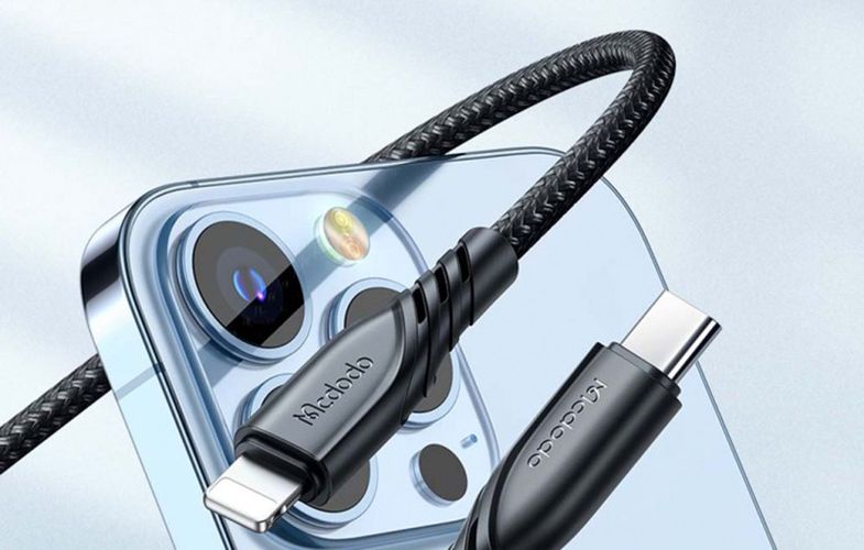 Wall charger Mcdodo CH-1952 USB + USB-C, 20W + USB-C to Lightning cable (black), Mcdodo CH-1952