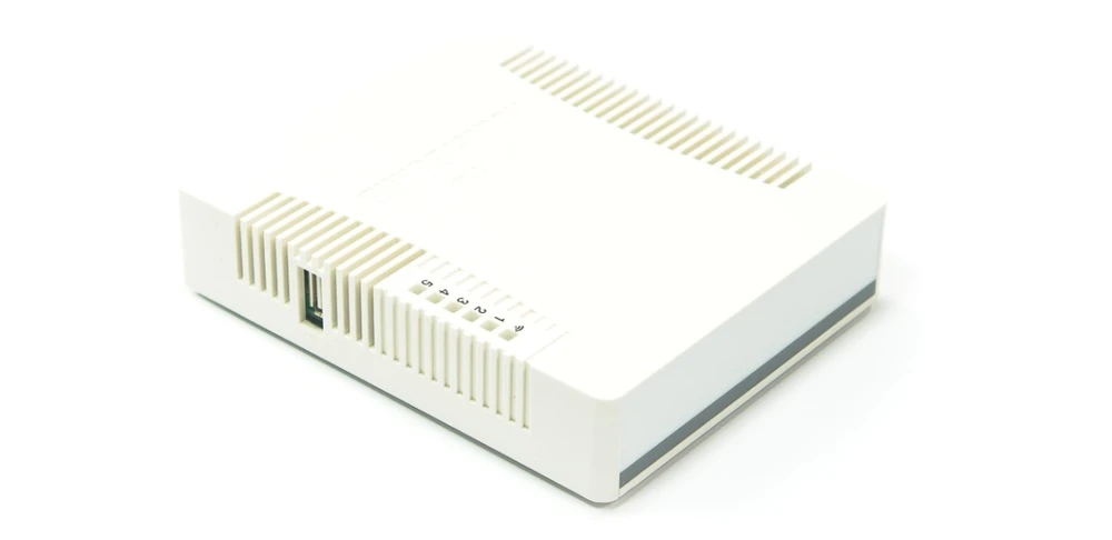 MikroTik RB951Ui-2HnD | WiFi Router | 2,4GHz, 5x RJ45 100Mb/s, 1x USB, MIKROTIK RB951UI-2HND 4752224001146