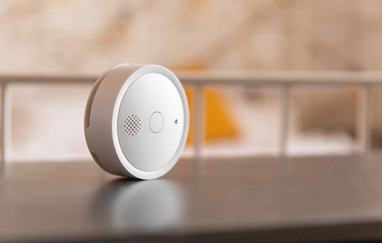 Shelly Plus Smoke Alarm is a Wi-Fi connected photoelectric smoke detector 3800235265642