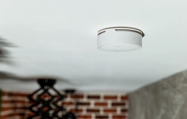 Shelly Plus Smoke Alarm is a Wi-Fi connected photoelectric smoke detector 3800235265642