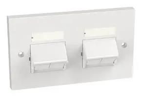 SLOPED SHUTTERED FACEPLATE, 4PORT, WHT NKUKS4SAW-2G