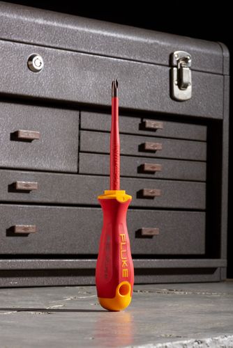 #2 Phillips screwdriver. Certified to 1000 V ac and 1500 V dc., Fluke IPHS2 0095969905190; 0095969905190