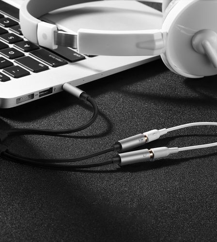 Cable adapter 3.5mm 4pin male - 2x3.5mm female (headphones + microphone) 0.2m black AV141 UGREEN UGREEN/30620 6957303836208
