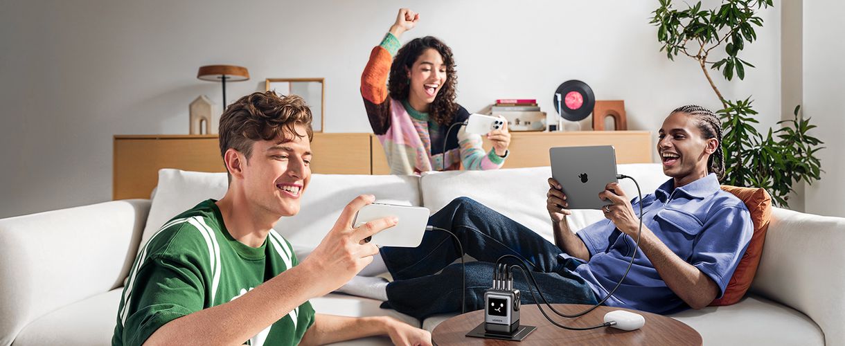Настенное быстрое зарядное устройство Uno GaN 100W USB-A + 3xUSB-C QC4.0+ PD3.0, серый UGREEN/45515B 6941876249787