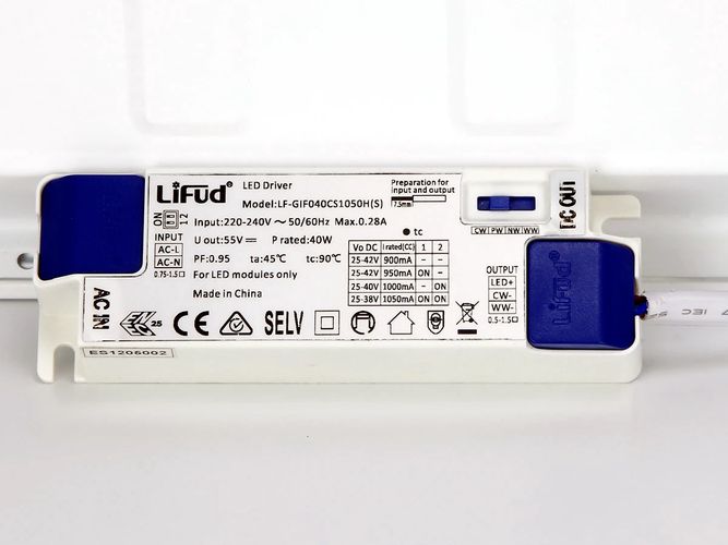 LED panelė 34-40W, 60x60cm, 5300lm, 130lm/W, CCT 2700K-5000K, UGR <19 216846 5905378216846