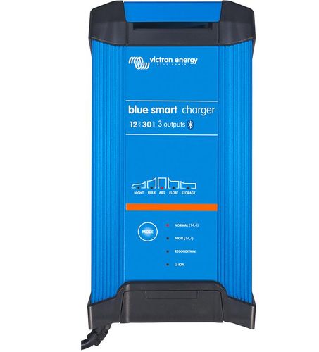 Blue Smart IP22 Charger 12/30(3) 230V UK BPC123048022 8719076052425