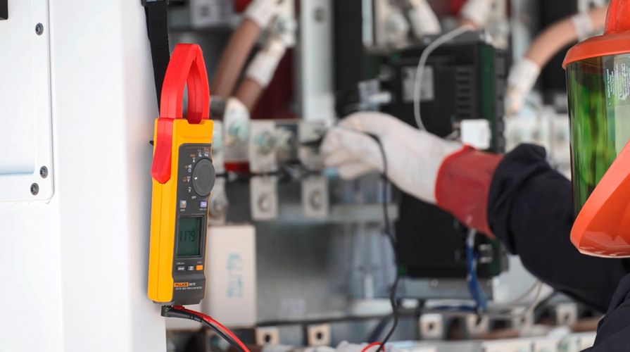 Fluke 393 FC Clamp Meter and MC4 Test Leads Bundle, Fluke FLK-393FC-PVLEAD 0195112041215; 0195112041215