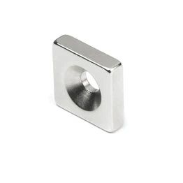 Magnetas su skyle tvirtinimui 15x15x4.5mm NdFeB N35 MAG/15x15/4.5/NEO