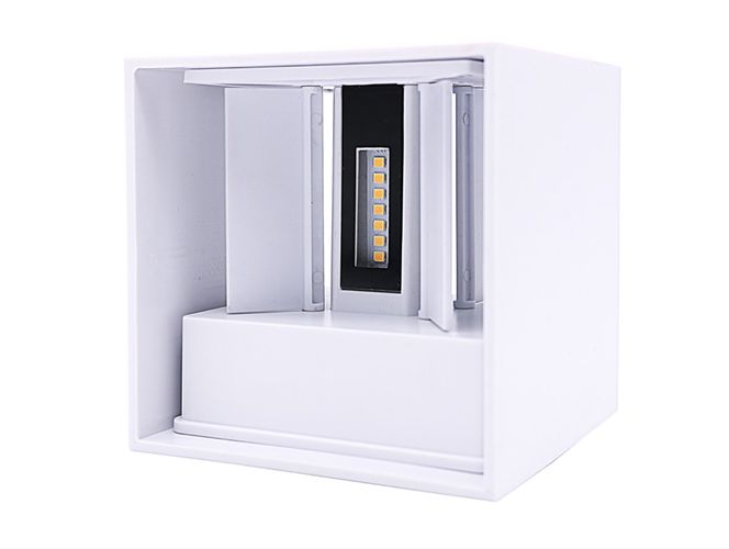 Sieninis lauko šviestuvas LED 2x3W 3000K IP54, reguliuojamo švietimo kampo, baltas CUBE, LEDOM 478153 5907777478153