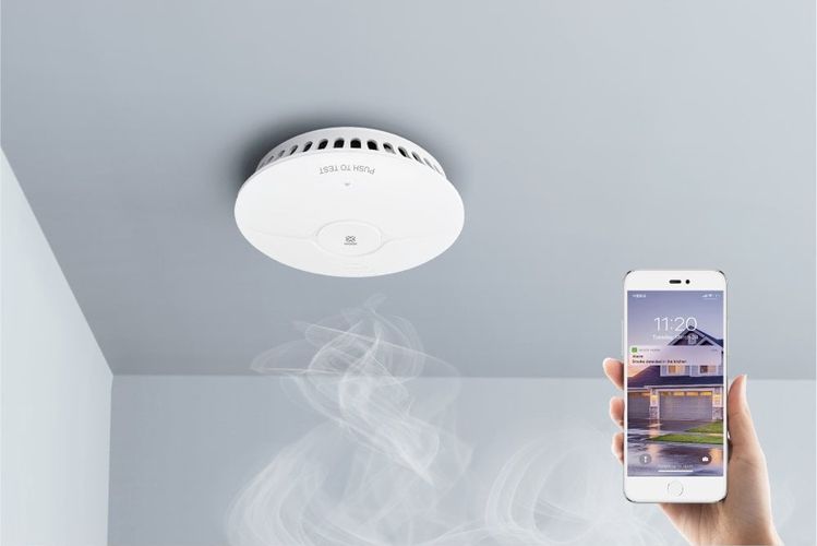 Smart ZigBee indoor wireless smoke alarm single unit with siren, 2 x AAA, white, WOOX R7049 8435606701273