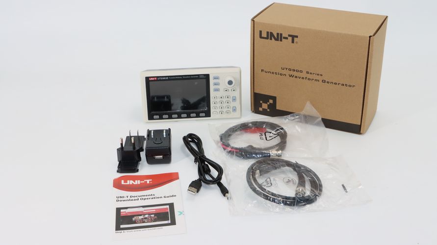 Funkcinis ir laisvos formos signalų generatorius, 60MHz; 2 kanalai, 14bit, 200 MSa/s, LCD TFT 4,3"; UNI-T UTG962E 6935750596203