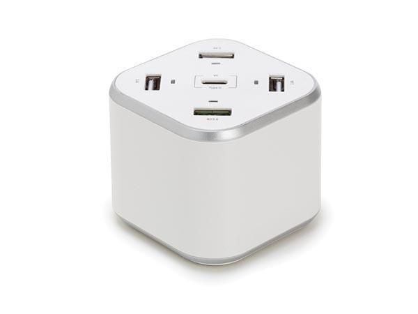 SMART USB station with 3 x USB + 1 x USB Fast Charge QC 3.0 + 1 x Type-C outputs - max. 9.6 A - max. 48 W - white PSS6EUSB43 5410329747305