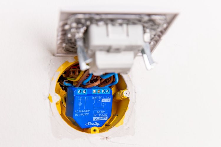 Shelly Plus 1 x2 vieds vienkanāla Wi-Fi kontrolēts releja slēdzis 3800235267004 3800235267004