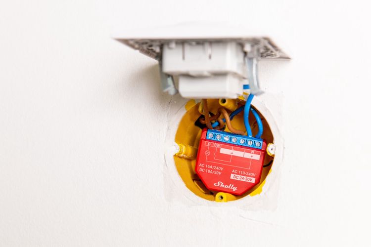 Wi-Fi relė su įmontuotu jaudas matuokliu Shelly Plus 1PM 3800235265017 3800235265017