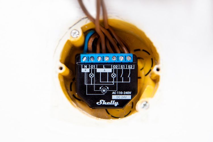 Shelly Plus 2PM Dual Wi-Fi relejs ar iebūvētu jaudas mērītāju 3800235265031 3800235265031