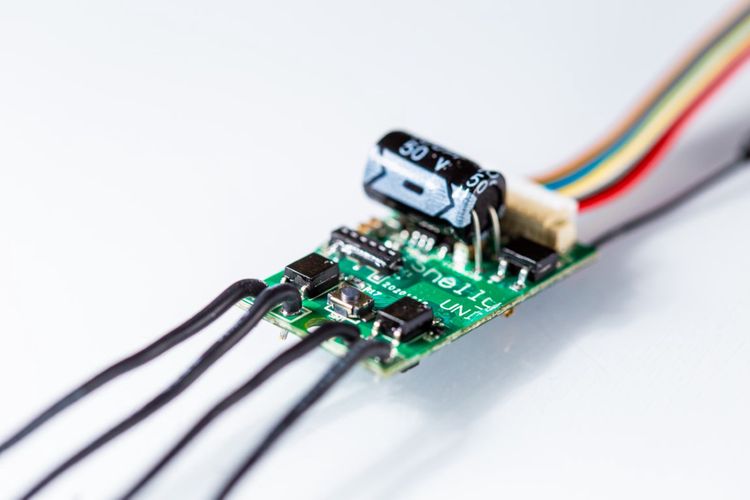 Shelly Plus Uni ir Wi-Fi kontrolēts universāls modulis dažādu ierīču pārvēršanai par viedierīcēm. 3800235265710 3800235265710