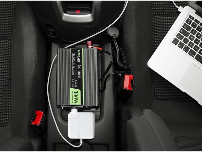 Sprieguma pārveidotājs 12v uz 230V, 300W / 600W INV01DE 5902719422201