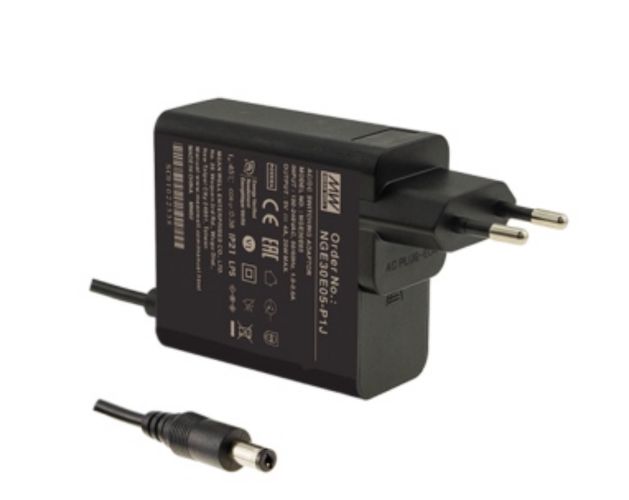 30 W vienas izejas barošanas avots 12V 2,5 A, 5,5x2,1 mm, ļoti uzticams, ļoti mazs, pie sienas, industriāls, MEAN WELL. NGE30E12-P1J