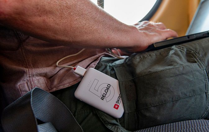 Ārējais akumulators LiPo (PowerBank) 2xUSB 5000mAh 12W balts ar microUSB kabelis SKROSS RELOAD5 7640166322092