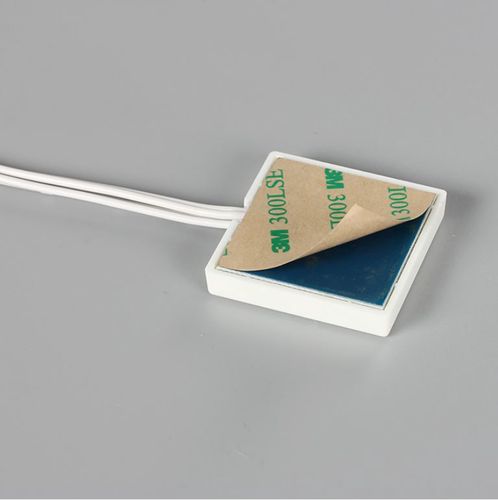 LED kontrolieris 12-24V, 4A, ON-OFF-DIM, iebūvējams, bezkontakta, darbojas caur <25 mm koku TD006