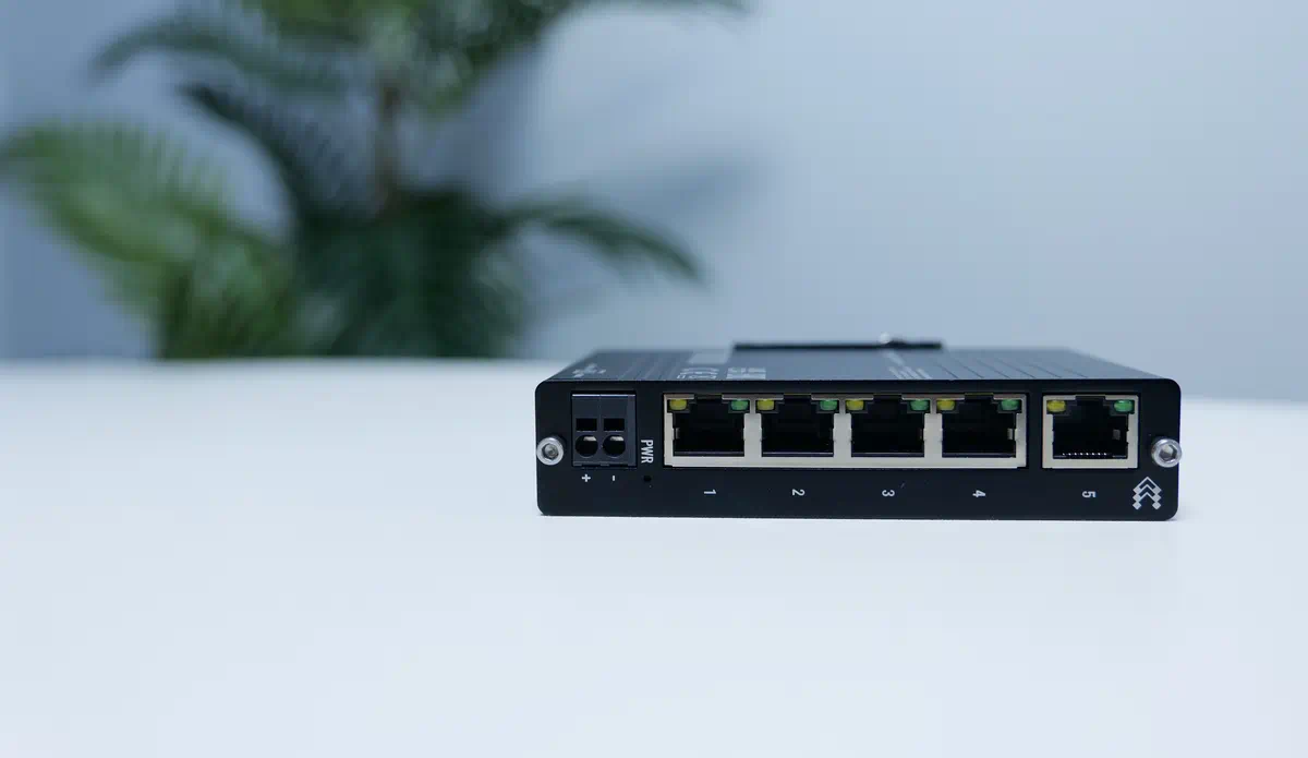 Teltonika TSW010 | Switch | 5x RJ45 100Mb/s, Passive PoE, IP30, DIN, TELTONIKA TELTONIKA TSW010 4779051840274