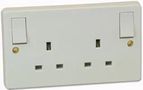 2 GANG SWITCHED SOCKET WITH OUTBOARD RO 4307