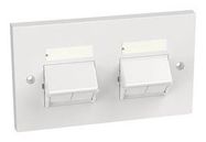 SLOPED SHUTTERED FACEPLATE, 4PORT, WHT