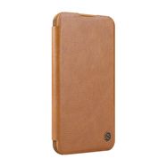Etui Nillkin Qin Prop Leather iPhone 16 (brązowy), Nillkin