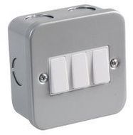 METALCLAD LIGHT SWITCH 3-GANG, 2-WAY