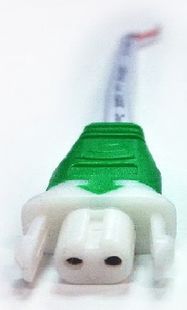 Savienojums vadiem divu kontaktu ligzda ar fiksāciju